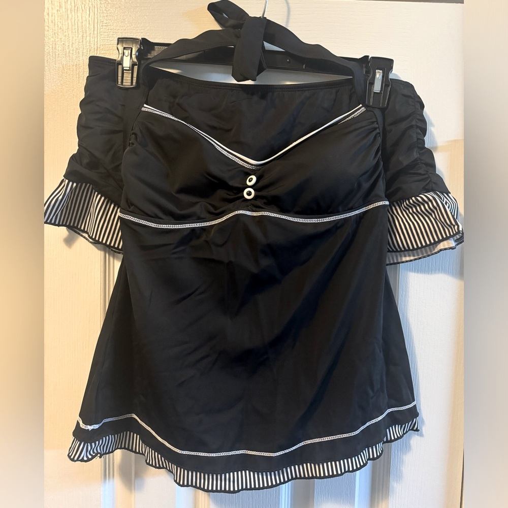 24th & Ocean swimsuit, Black and White, Size XL